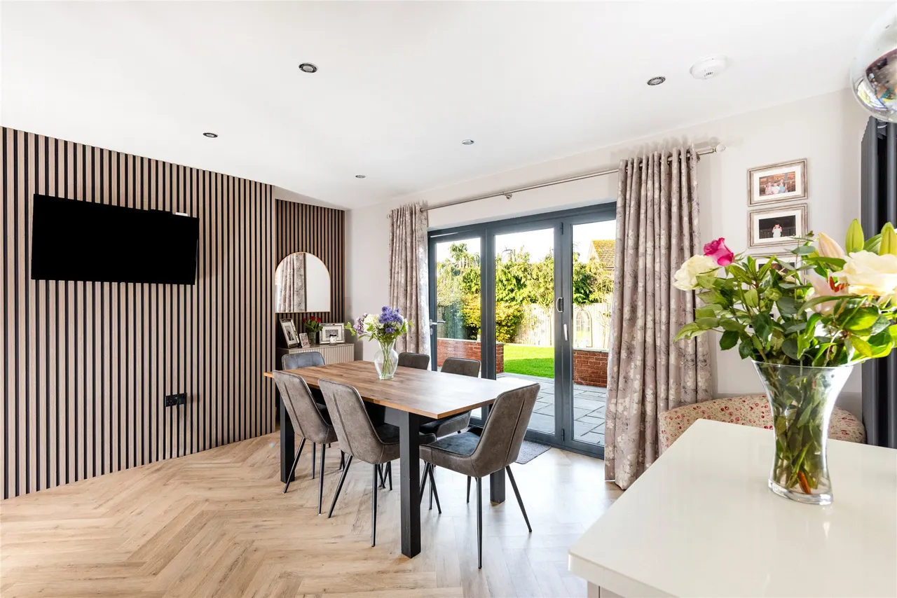 Morton Close, North Marston, MK18, photo 4