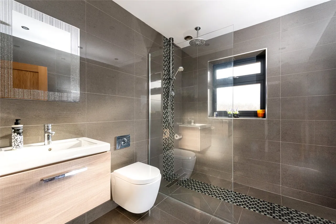 Morton Close, North Marston, MK18, photo 20