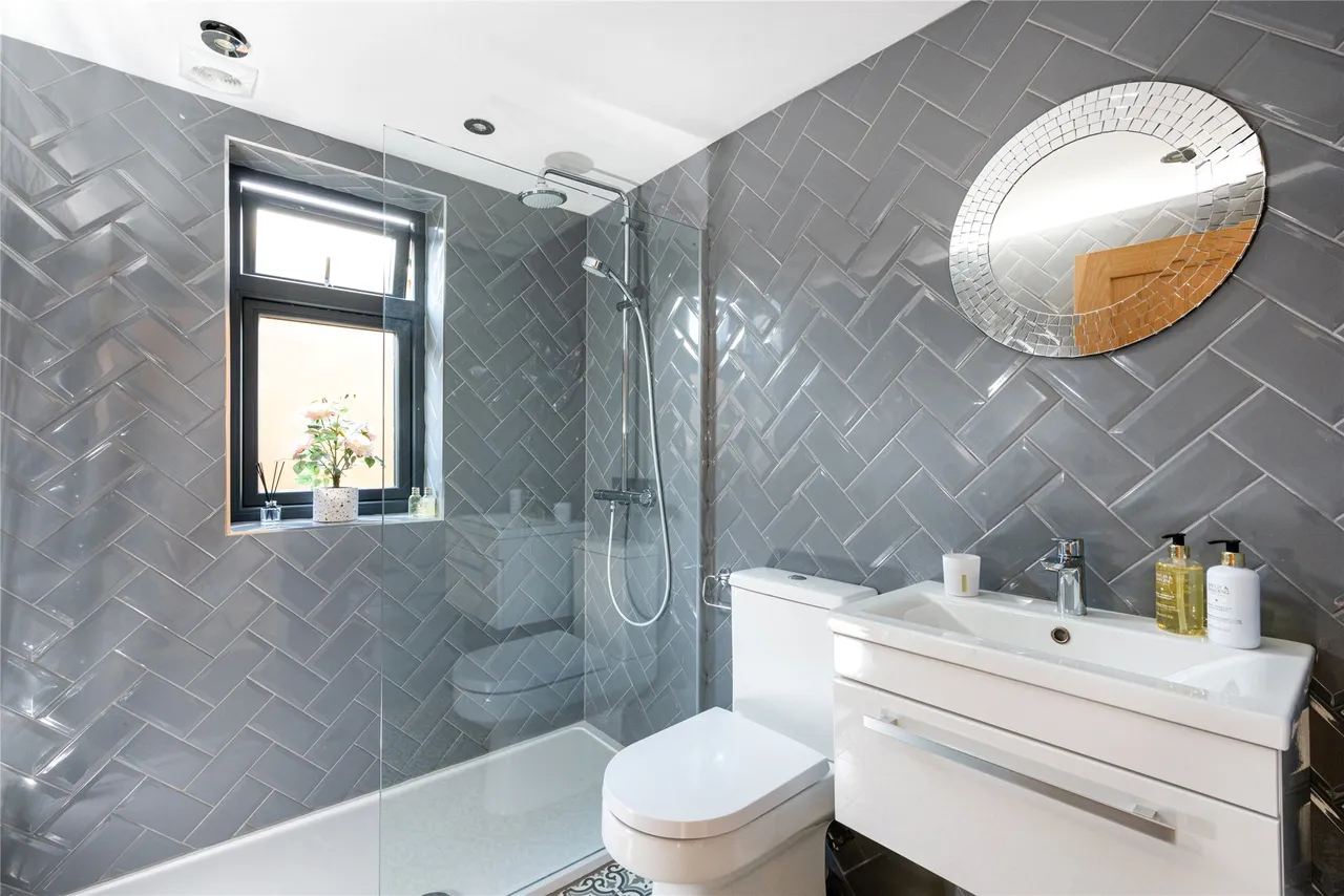 Morton Close, North Marston, MK18, photo 14
