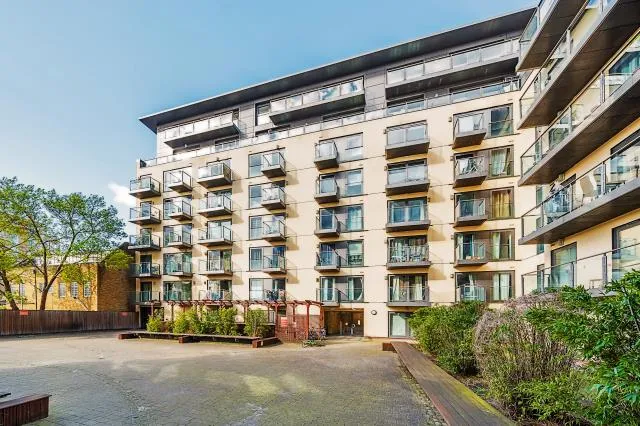 High Street, Slough, SL1, photo 12
