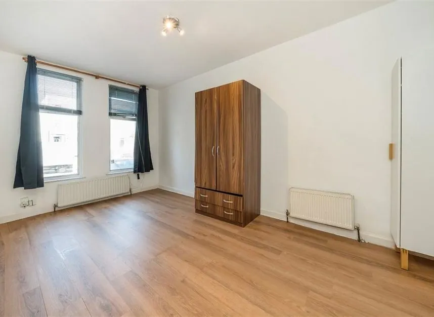 Shoot Up Hill, Cricklewood, NW2, photo 2