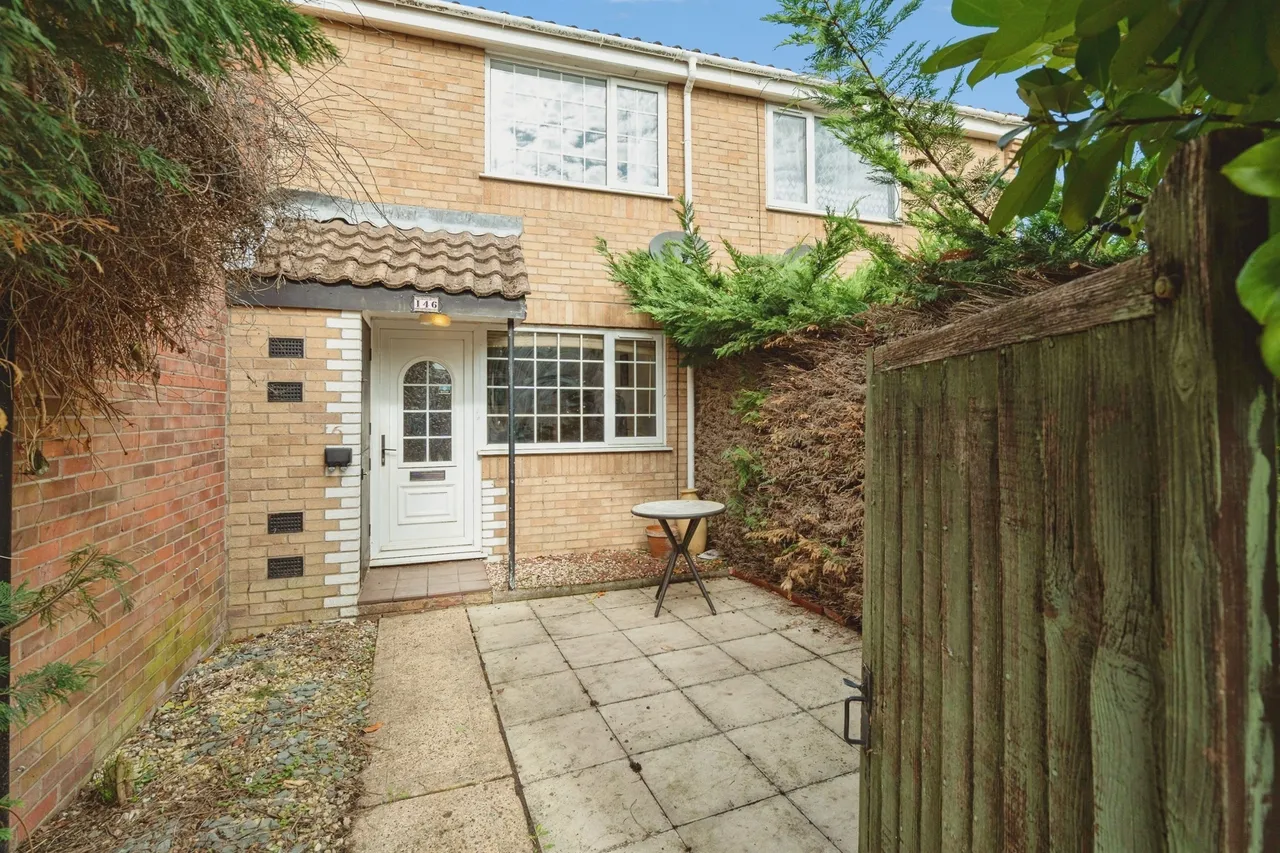 2 bed house for sale — St. Michaels Road, Long Stratton, Norwich