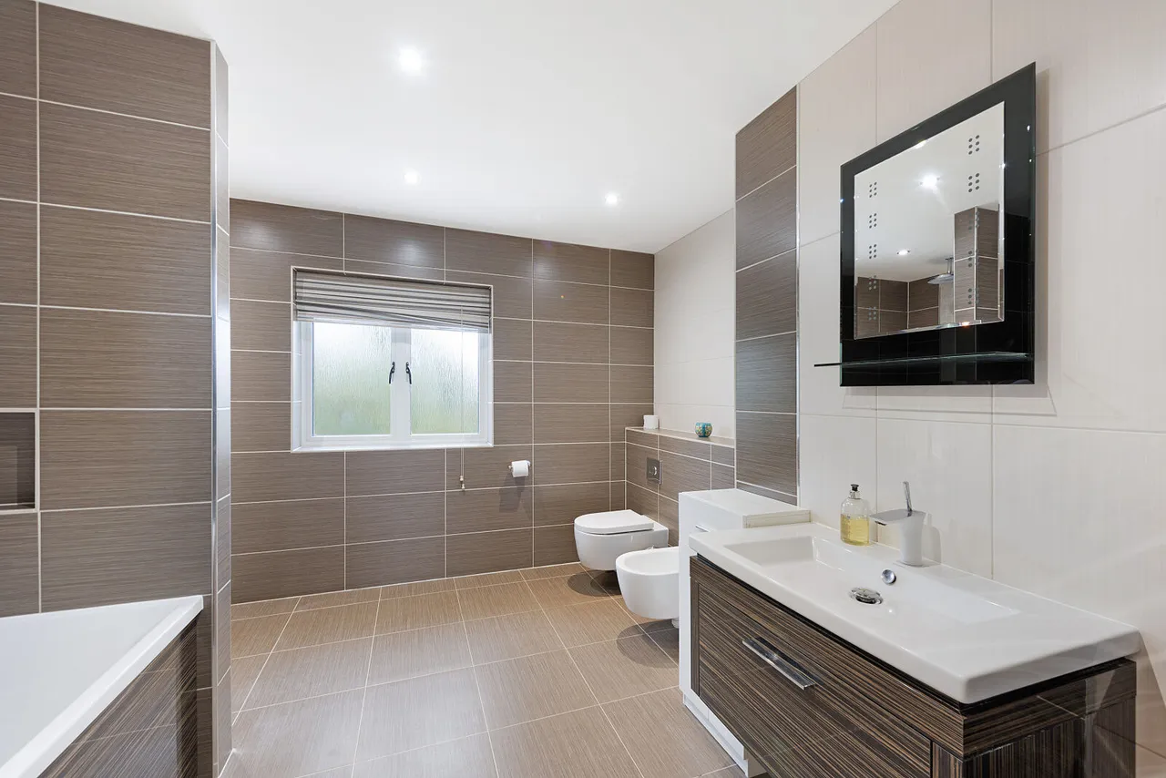 Kestrel Court, Needingworth, PE27, photo 17