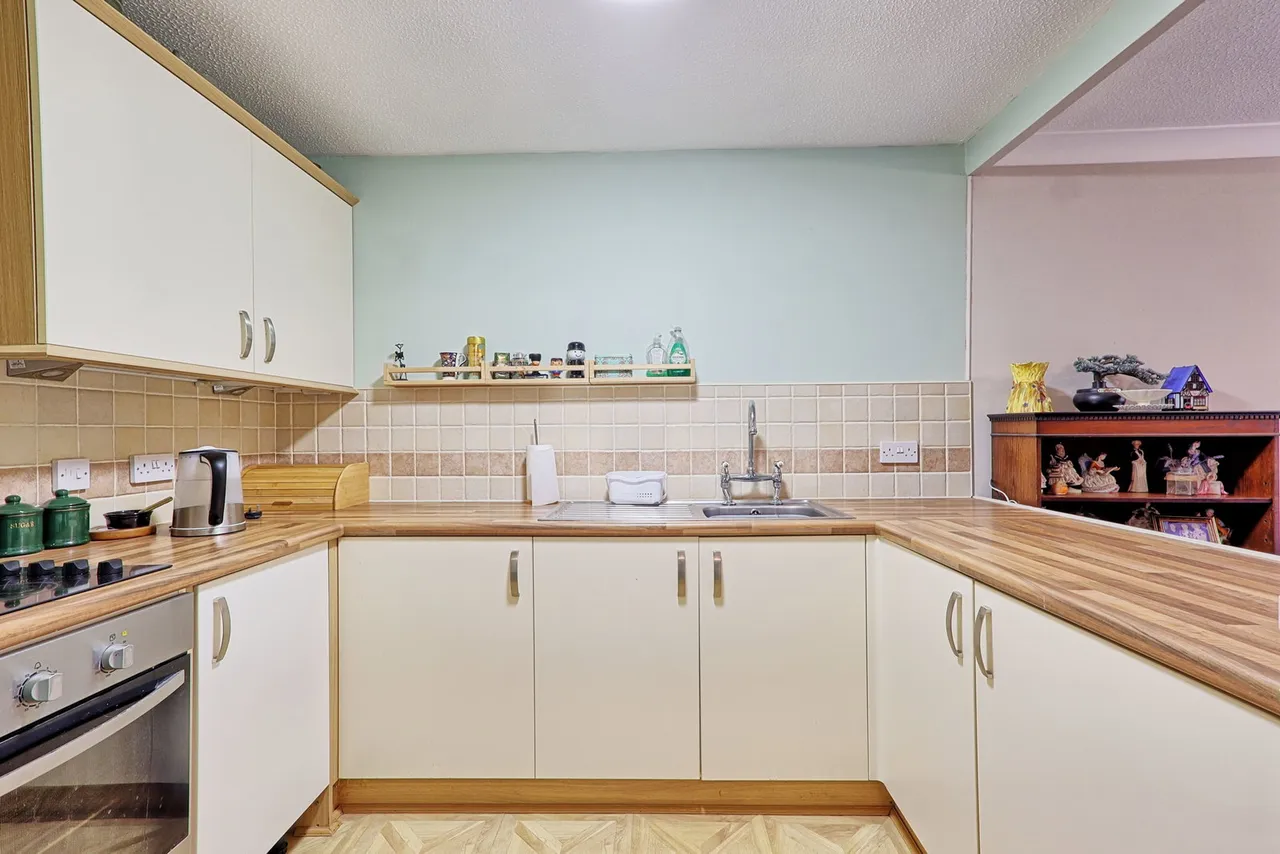 Uplands Road, Warley, CM14, photo 6
