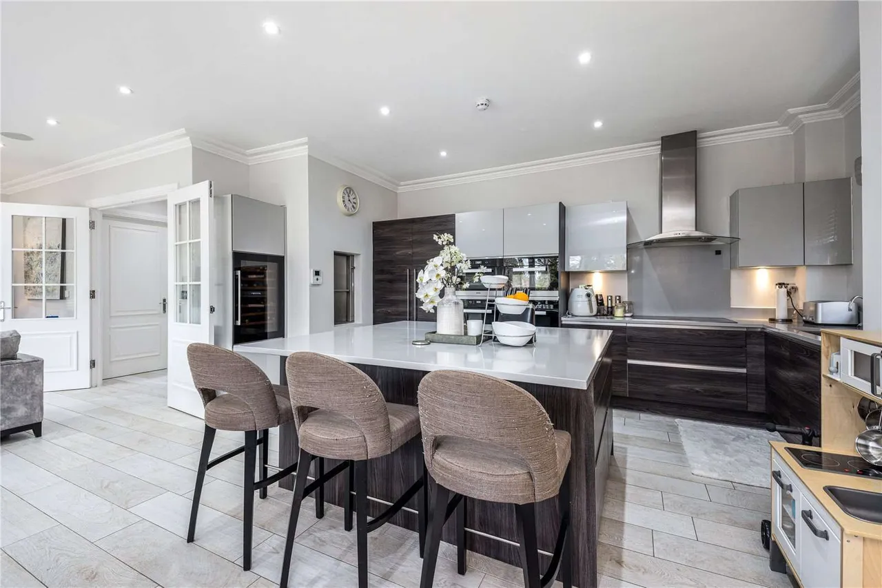 Sunningdale Heights, Sunningdale, Ascot, Berkshire, SL5 0BF, photo 10