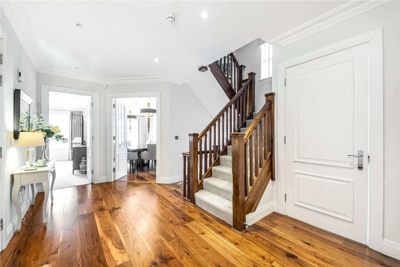 Sunningdale Heights, Sunningdale, Ascot, Berkshire, SL5 0BF, photo 2