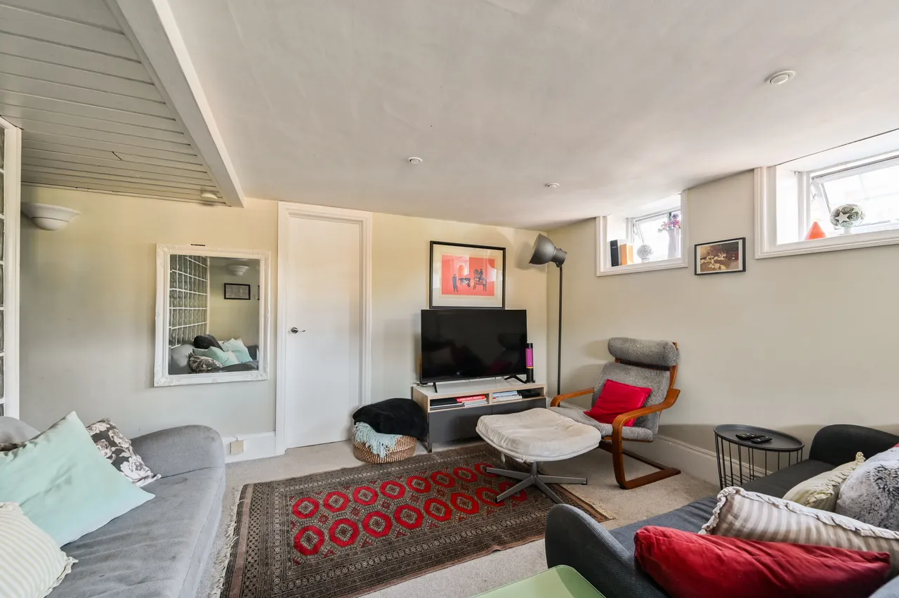 8 Charlotte Court, 68b Old Kent Road, London, photo 4