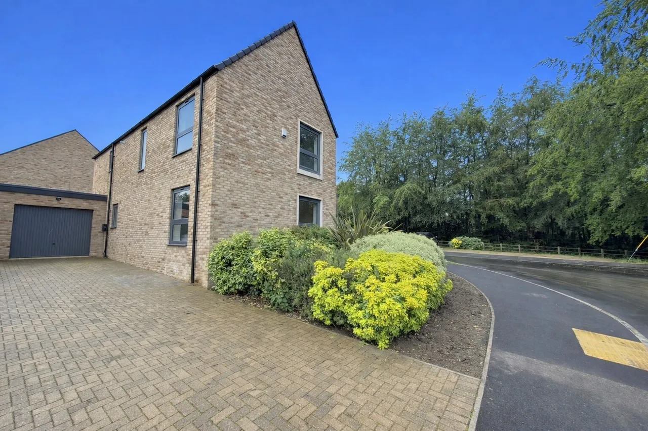 Thames View, Blunsdon, Swindon, photo 4