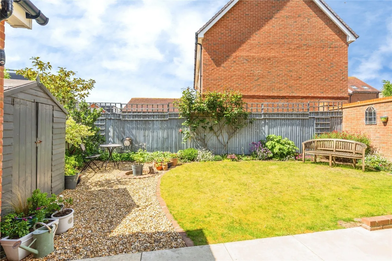 Vespasian Close, Westhampnett, PO18, photo 19