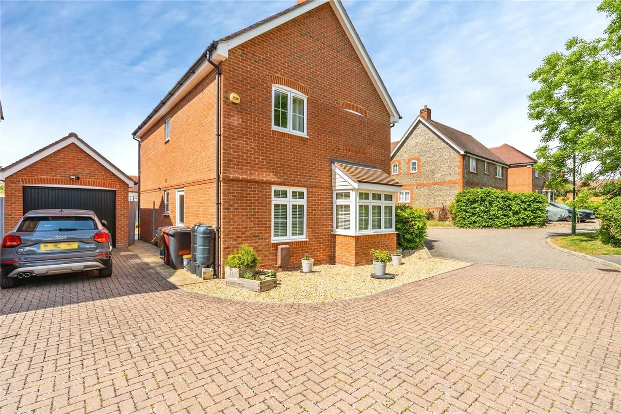 Vespasian Close, Westhampnett, PO18, photo 17