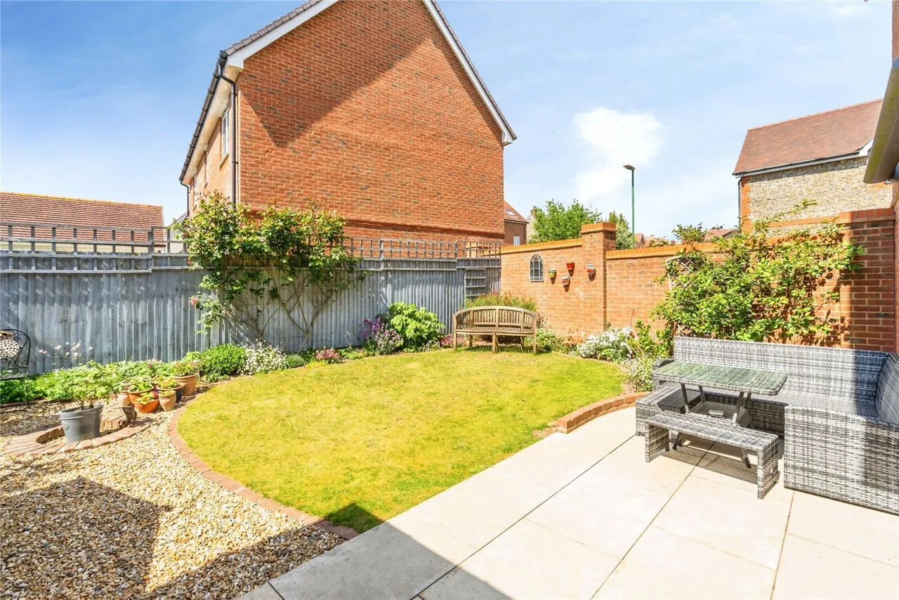 Vespasian Close, Westhampnett, PO18, photo 18