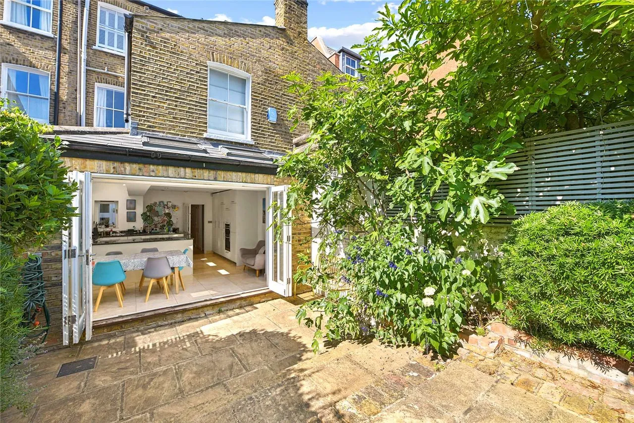 Petworth Street, London, SW11 4QR, photo 4