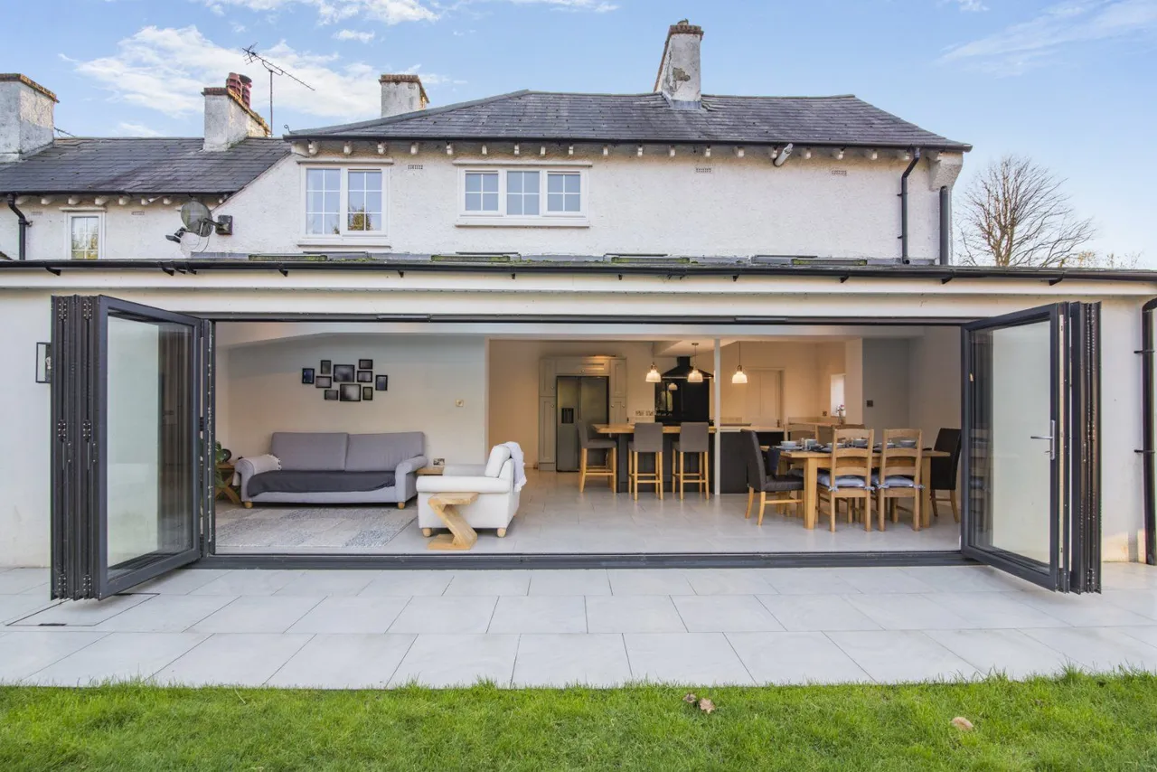 Tangmere Road, Tangmere, West Sussex, PO20 2HW, photo 2