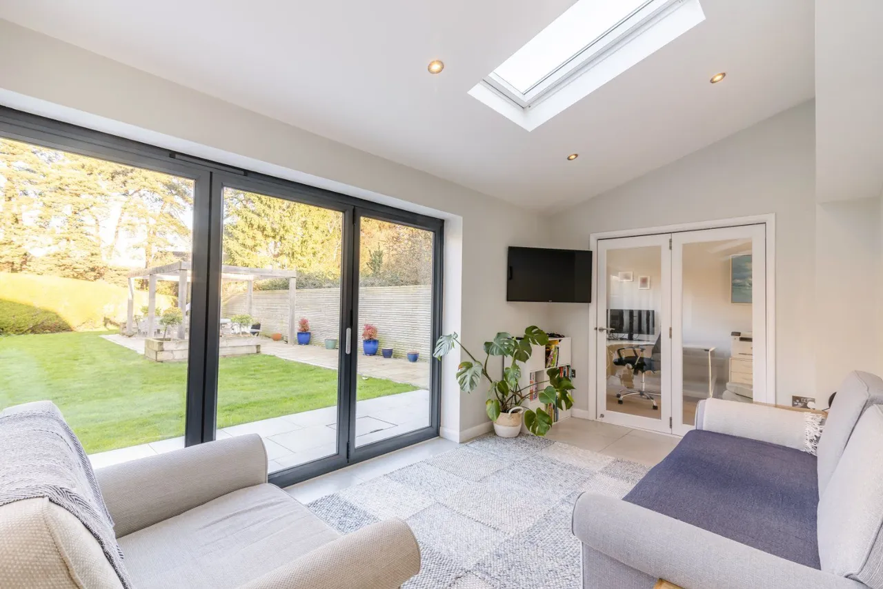 Tangmere Road, Tangmere, West Sussex, PO20 2HW, photo 6