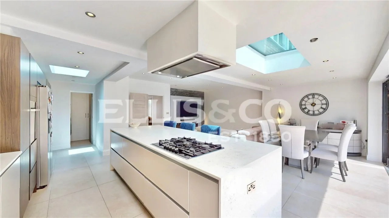 Elm Avenue, Eastcote, HA4, photo 9