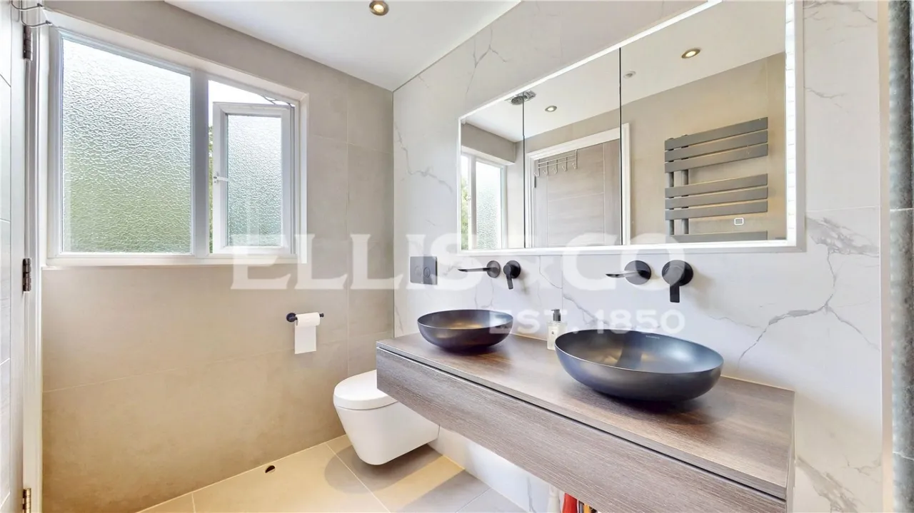 Elm Avenue, Eastcote, HA4, photo 18