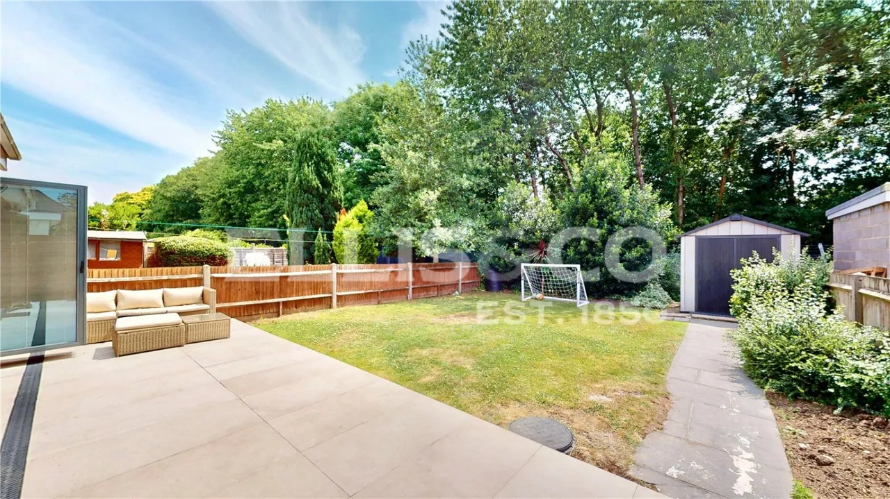 Elm Avenue, Eastcote, HA4, photo 24