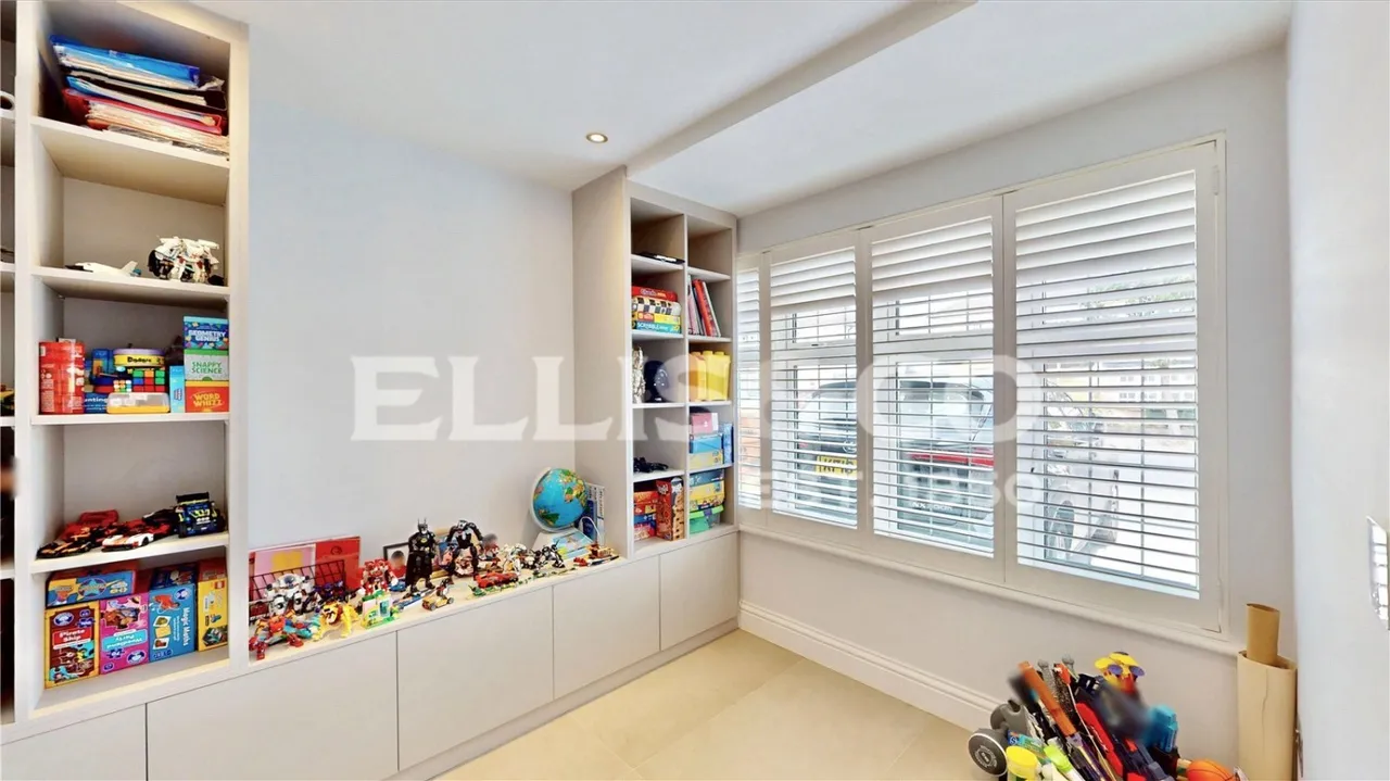 Elm Avenue, Eastcote, HA4, photo 20