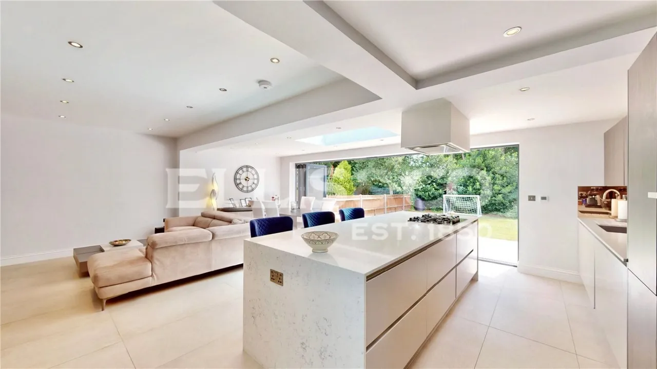 Elm Avenue, Eastcote, HA4, photo 8