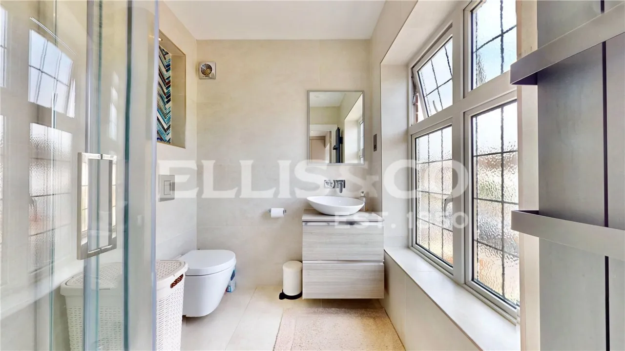 Elm Avenue, Eastcote, HA4, photo 19