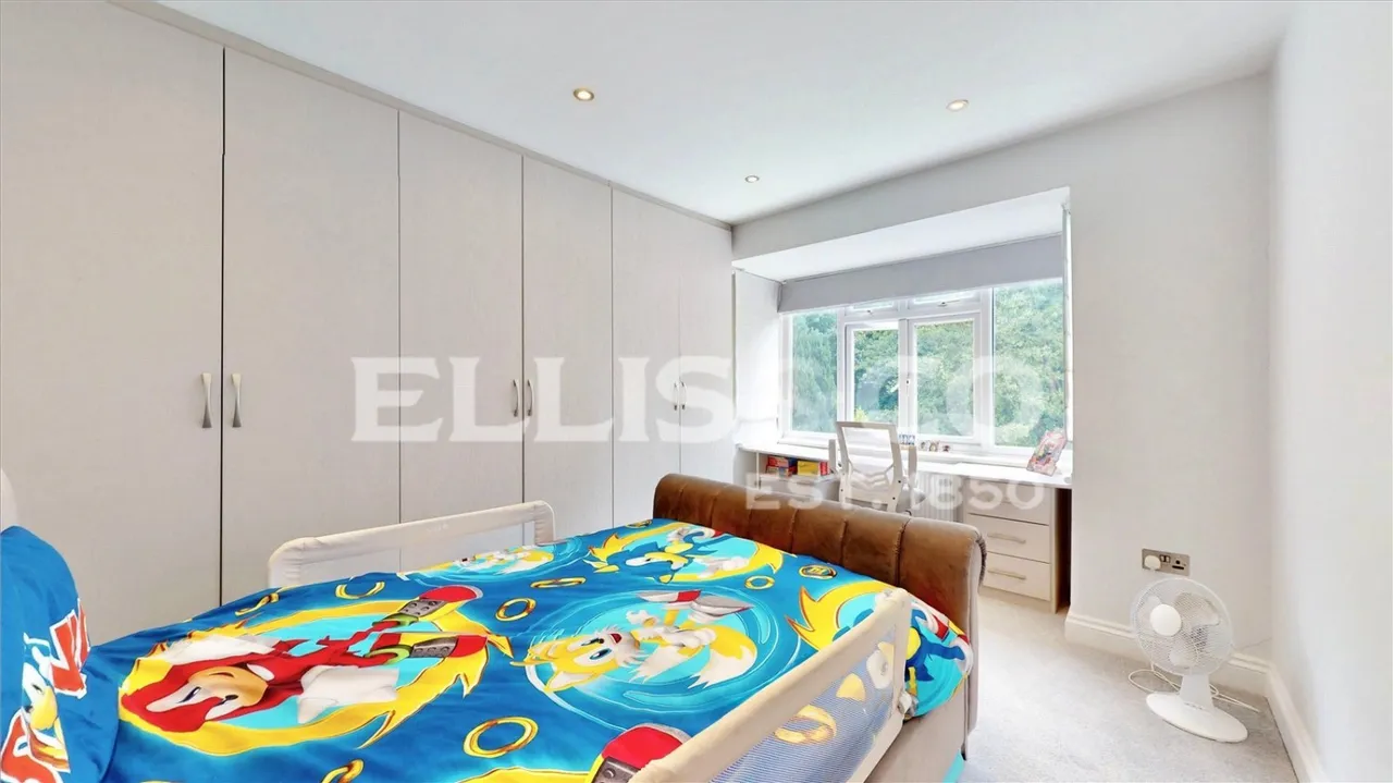 Elm Avenue, Eastcote, HA4, photo 11
