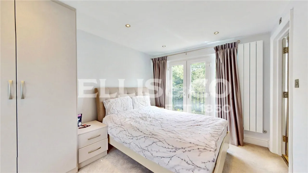 Elm Avenue, Eastcote, HA4, photo 16