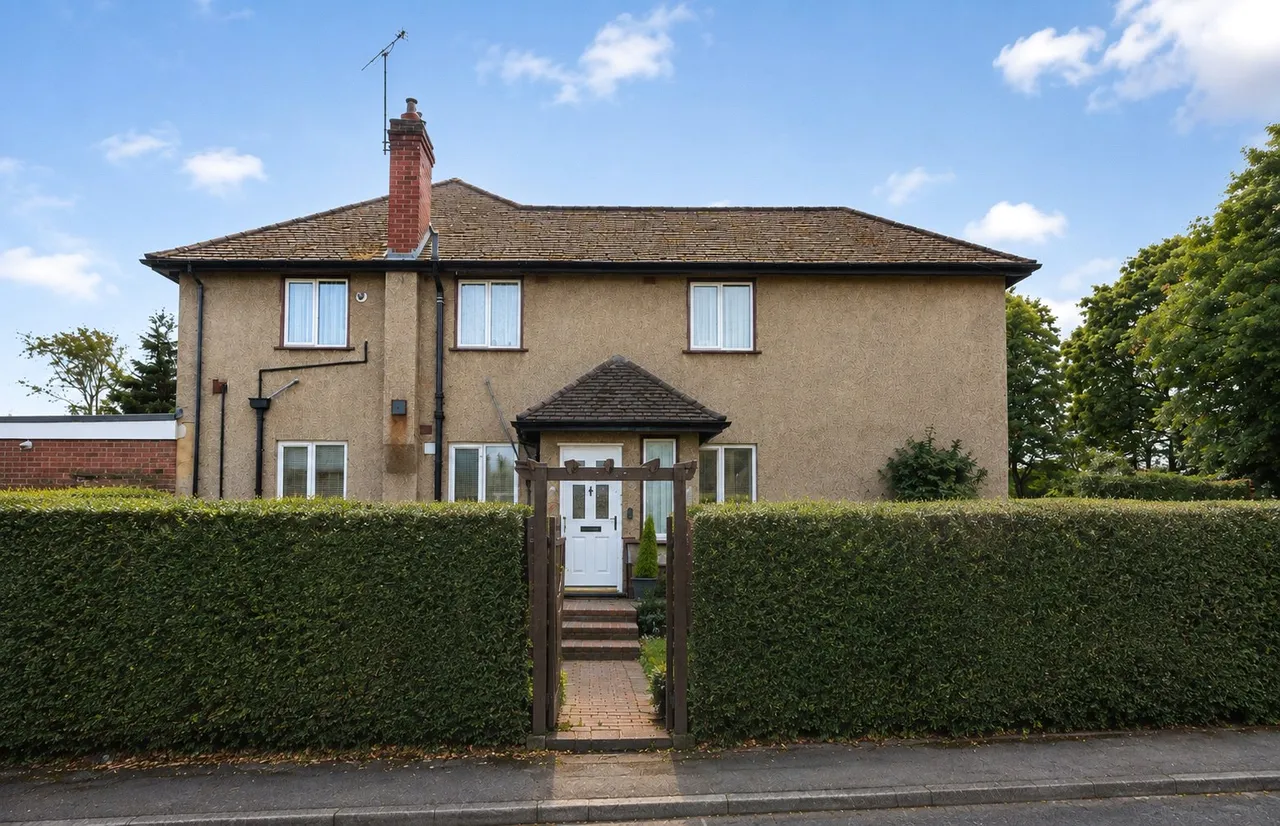 3 bed flat for sale, Elm Park, Stanmore, HA7