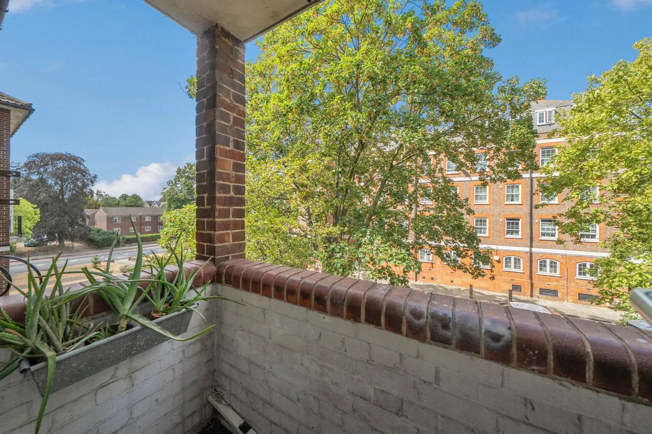Ravens Way, SE12, photo 9