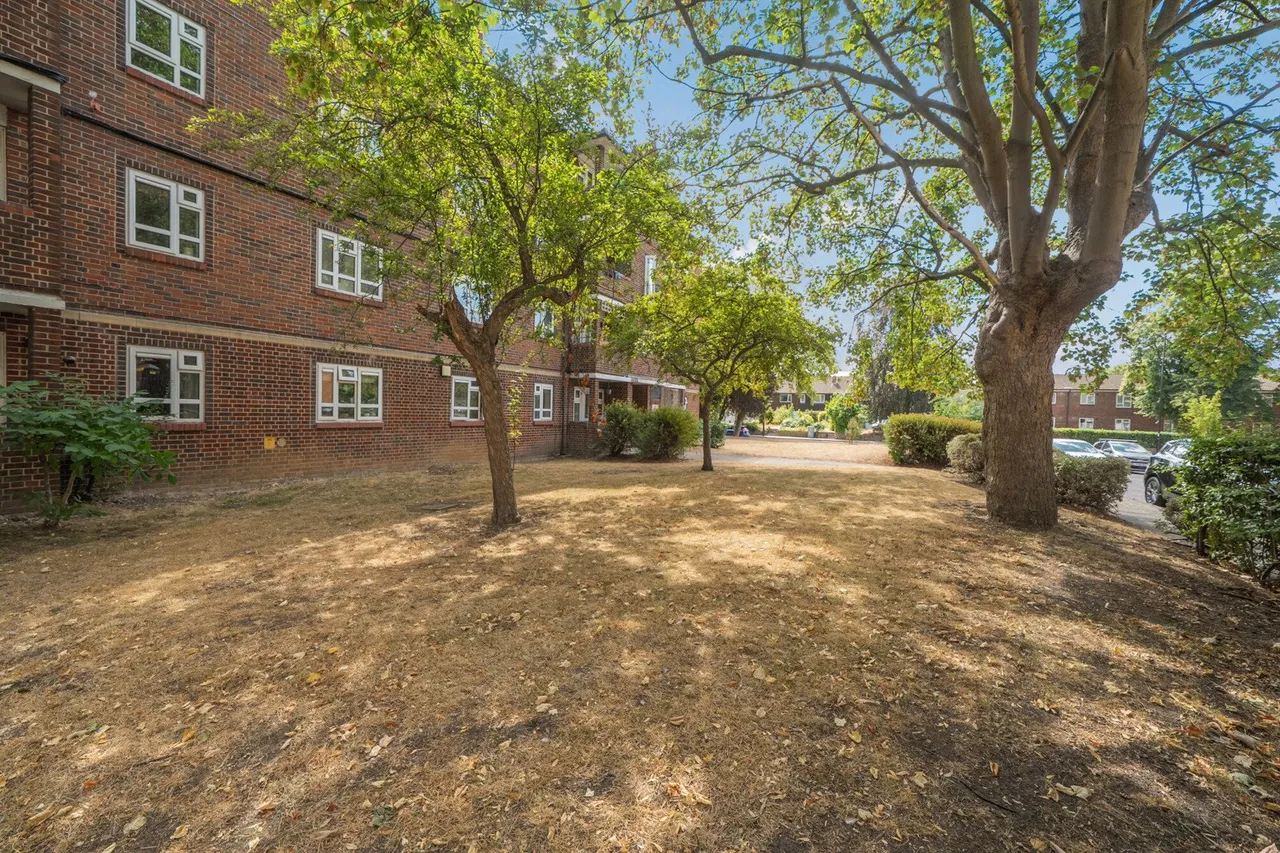 Ravens Way, SE12, photo 10