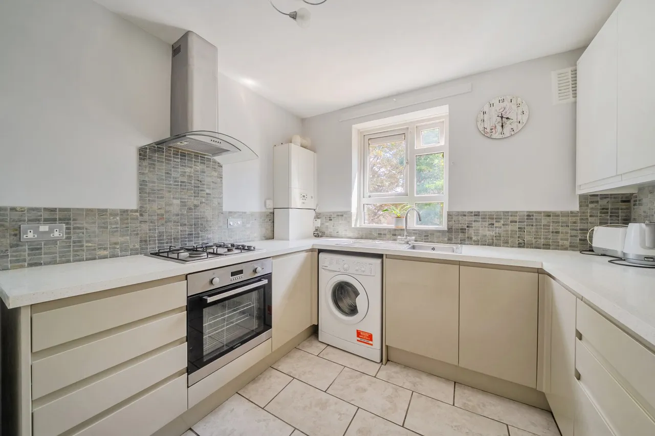 Ravens Way, SE12, photo 11