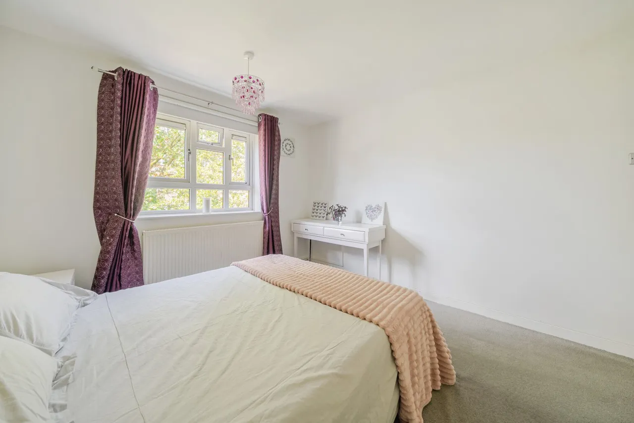 Ravens Way, SE12, photo 15