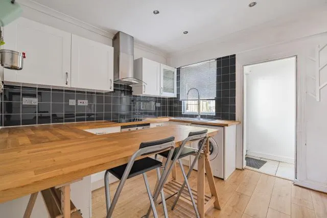 Swindon Road, Swindon, SN1, photo 5