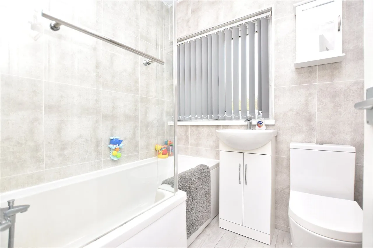 Chandler Close, Birstall, WF17, photo 7