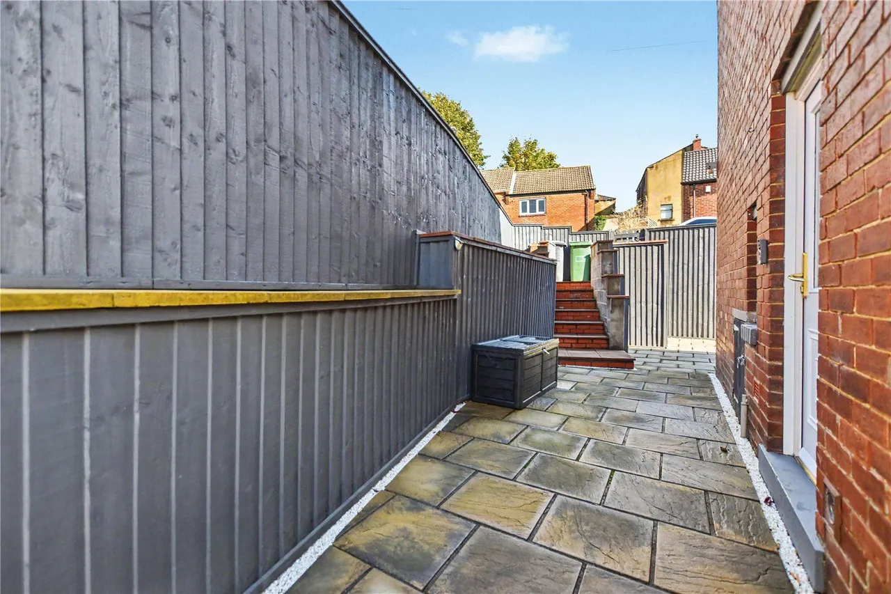Chandler Close, Birstall, WF17, photo 14