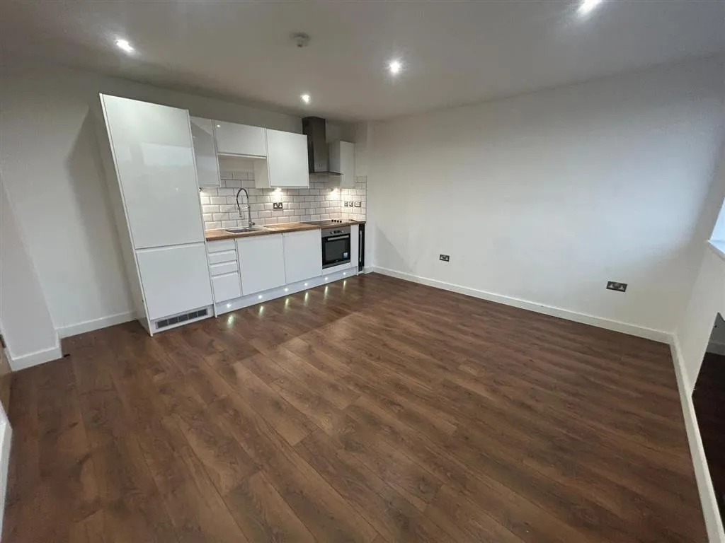 1 bed flat to rent, Carlton Square, Carlton, NG4
