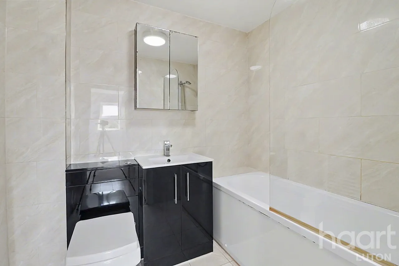 Old Bedford Road, Luton, LU2, photo 6
