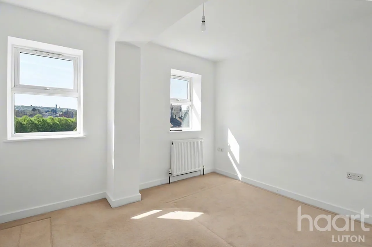 Old Bedford Road, Luton, LU2, photo 5