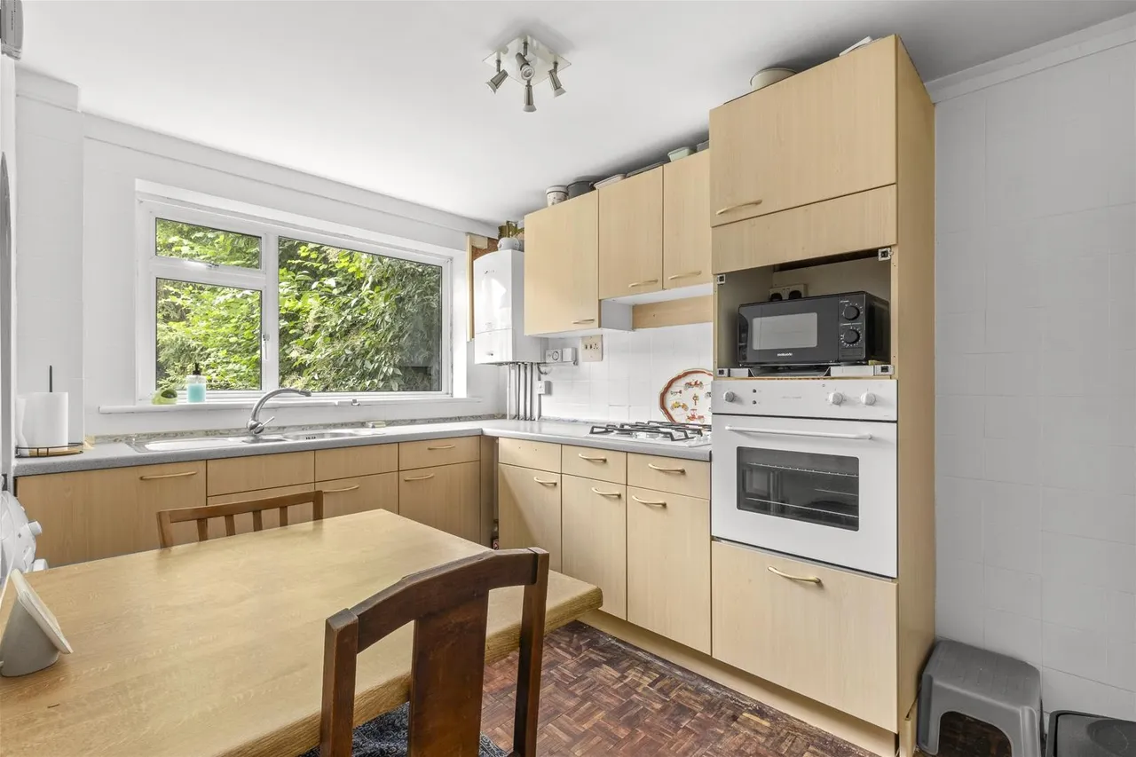 Amersham Hill, High Wycombe, HP13, photo 4