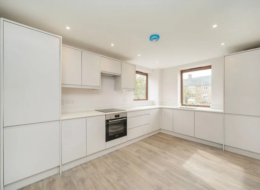 Russell Road, Mitcham Common, CR4, photo 2