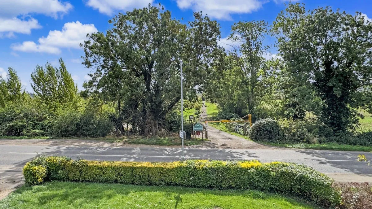 Fiskerton Road, Cherry Willingham, photo 2