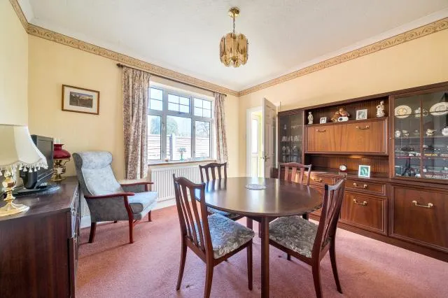 Broadway Road, Lightwater, GU18, photo 6