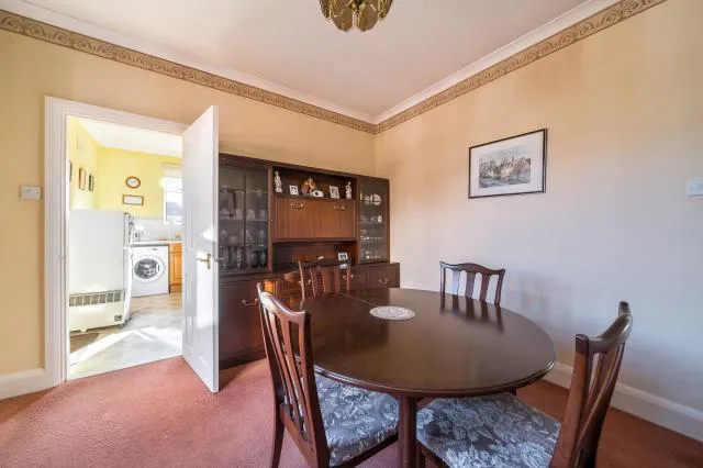 Broadway Road, Lightwater, GU18, photo 12