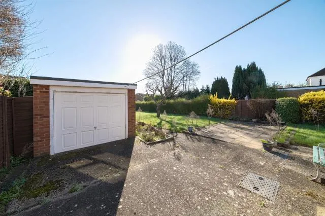 Broadway Road, Lightwater, GU18, photo 17