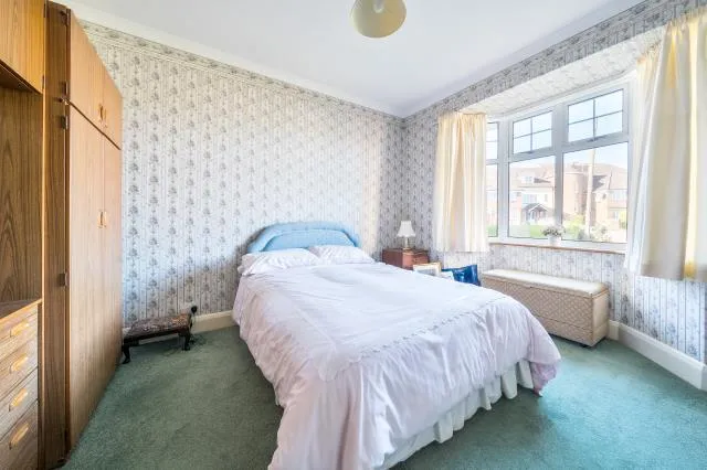 Broadway Road, Lightwater, GU18, photo 15
