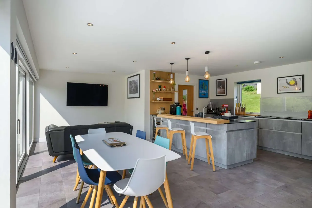 Riverside, Craignavie Road, Killin, Perthshire, FK21 8SH, photo 5