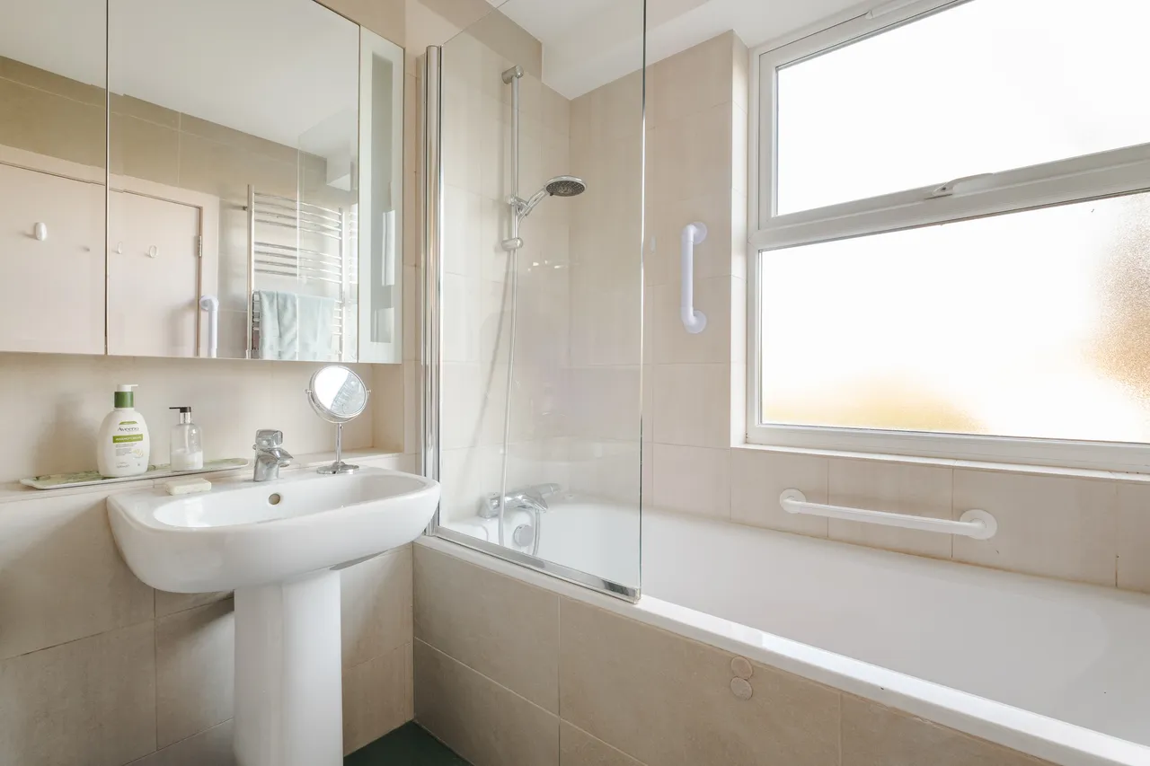 Gloucester Avenue, London, NW1, photo 10