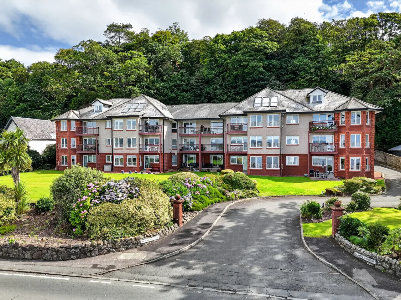 2 bed flat for sale — 8 Kilmory Gardens, Skelmorlie, PA17 5EX