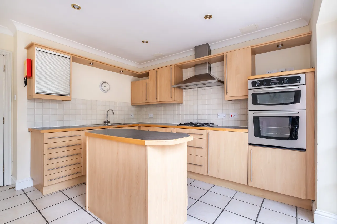 Chadwick Place, Surbiton, KT6, photo 3