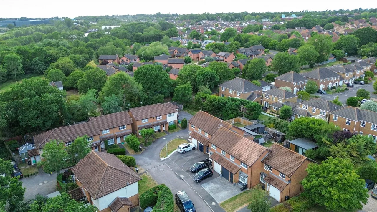 Wimblington Drive, Lower Earley, RG6, photo 25