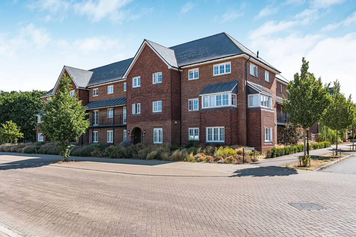 2 bed flat for sale, Franklin Gardens, Didcot